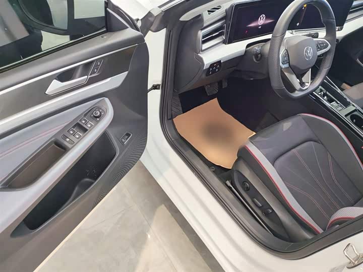 Фото 16 - Volkswagen Lamando L