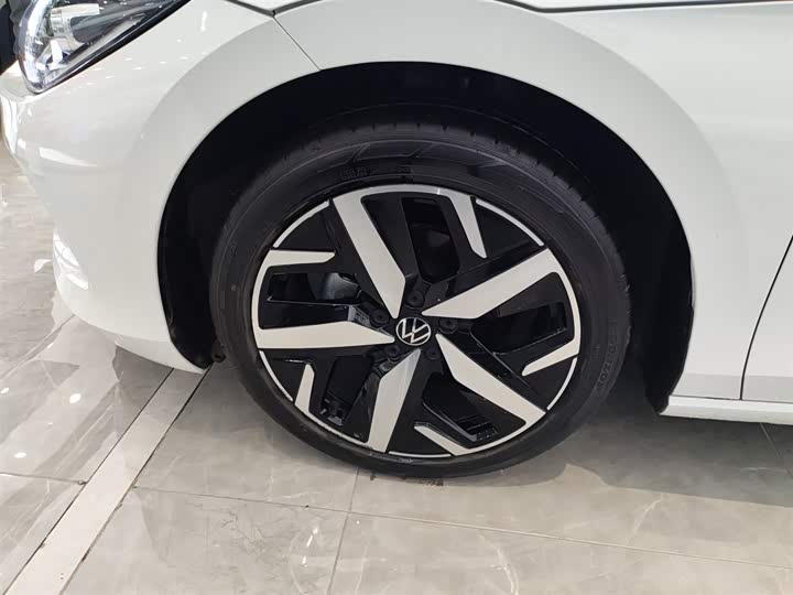 Фото 23 - Volkswagen Lamando L