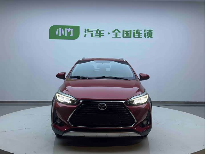 Фото 2 - Toyota Yaris L Hatchback