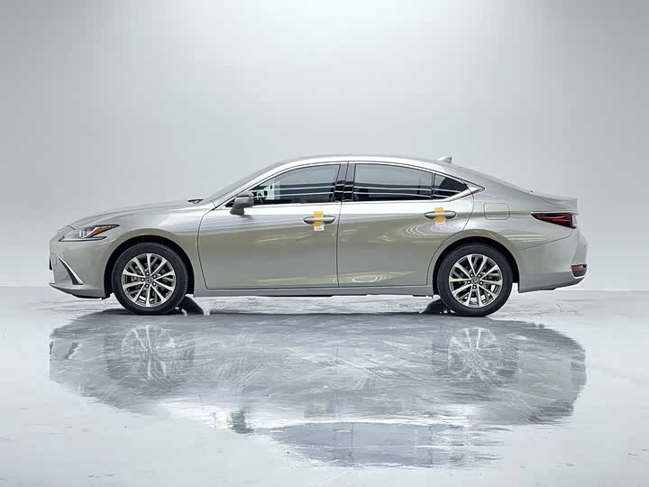 Фото 5 - Lexus ES