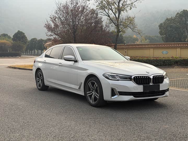 Фото 3 - BMW 5 Series