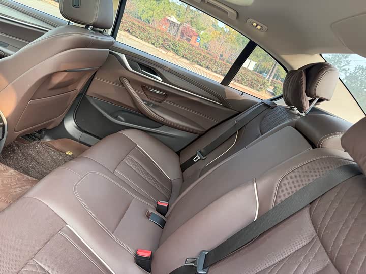 Фото 6 - BMW 5 Series