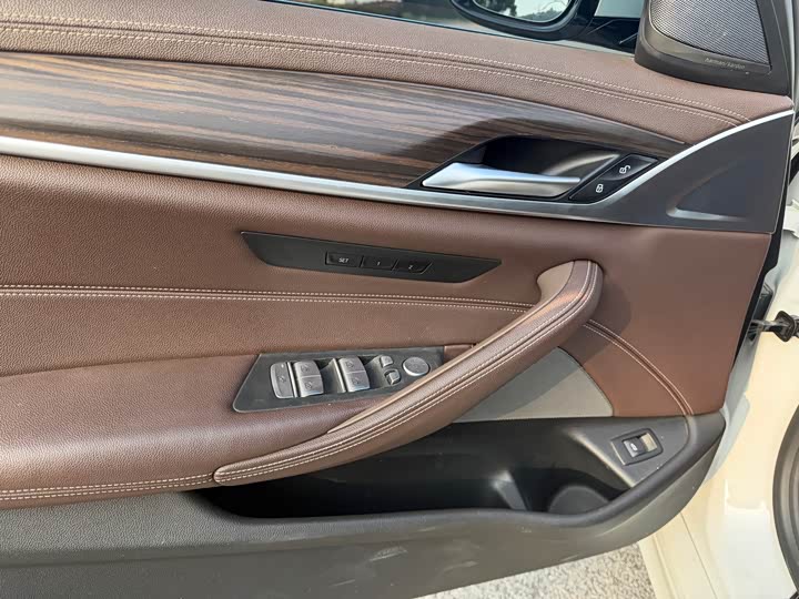 Фото 7 - BMW 5 Series