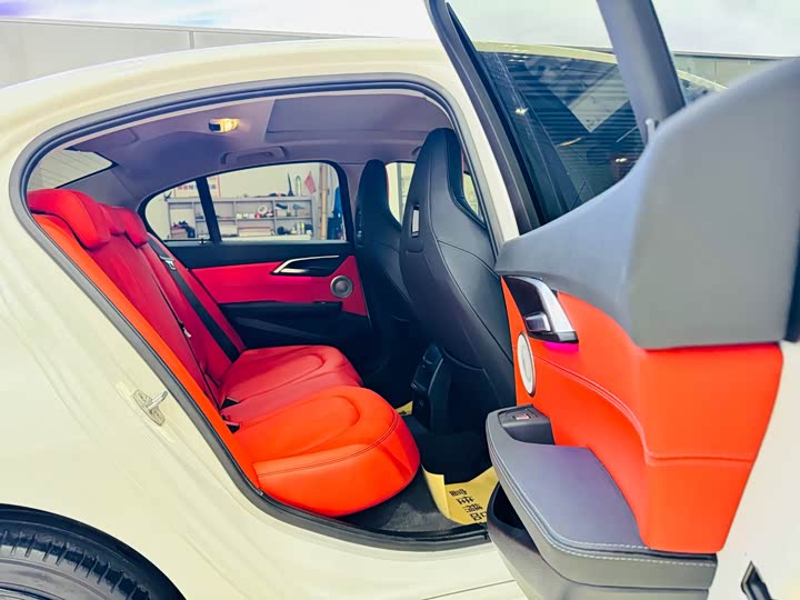 Фото 8 - BMW 1 Series