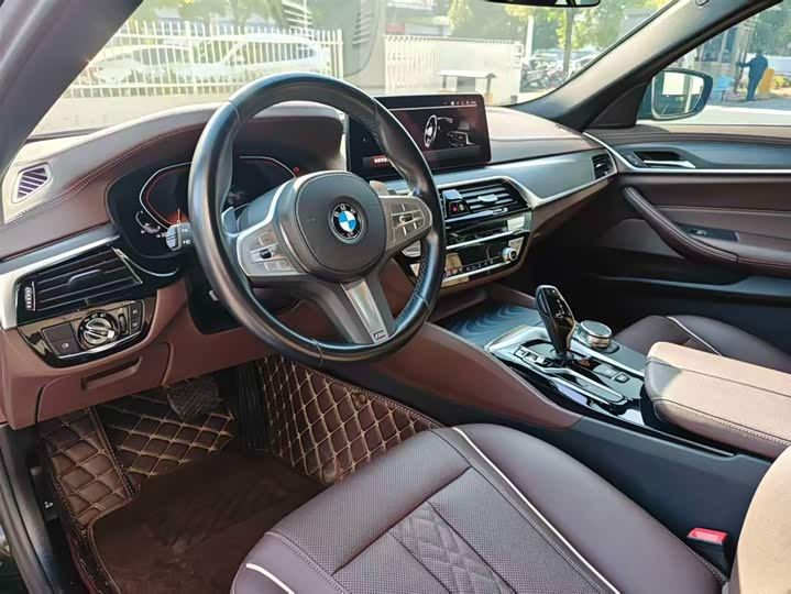 Фото 10 - BMW 5 Series