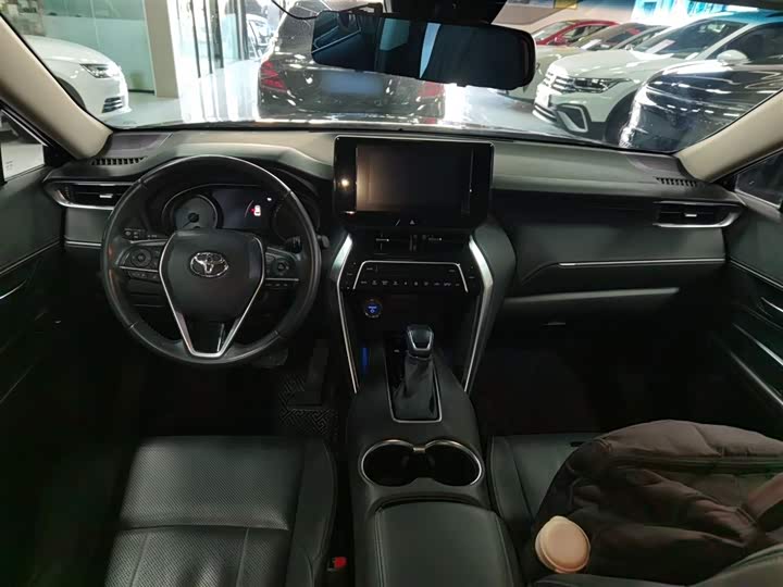 Фото 10 - Toyota Harrier