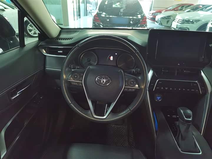 Фото 11 - Toyota Harrier