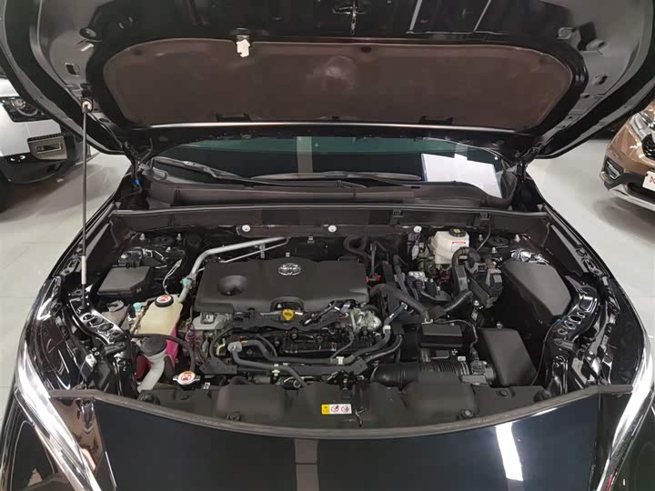 Фото 20 - Toyota Harrier