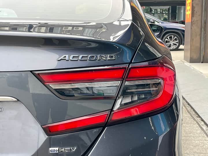 Фото 13 - Honda Accord