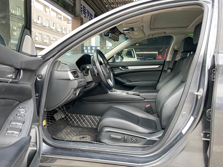 Фото 5 - Honda Accord