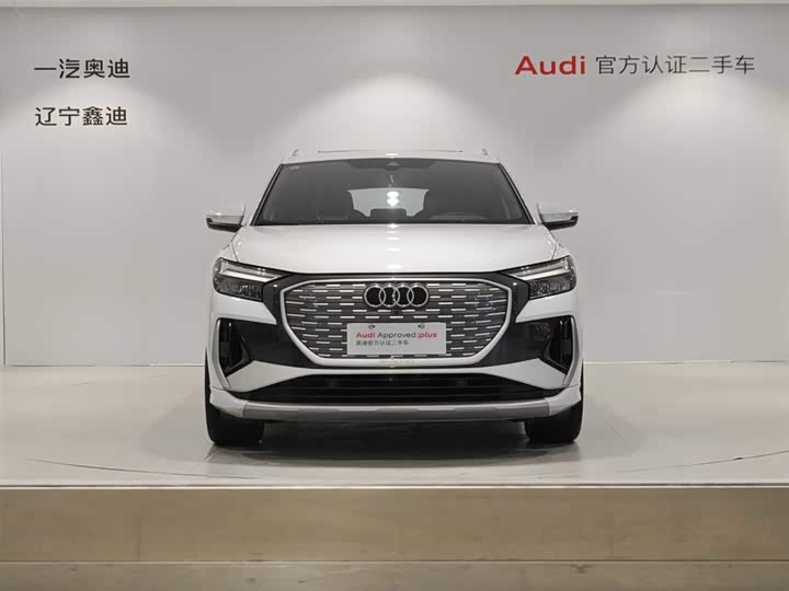 Фото 2 - Audi Q4 e-tron