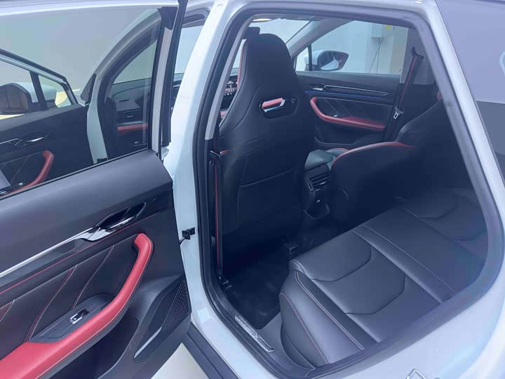 Фото 10 - Geely Emgrand GS