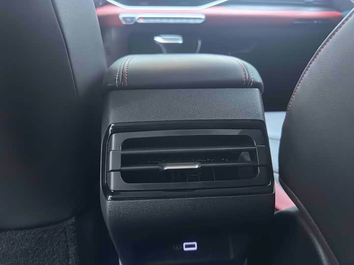 Фото 18 - Geely Emgrand GS