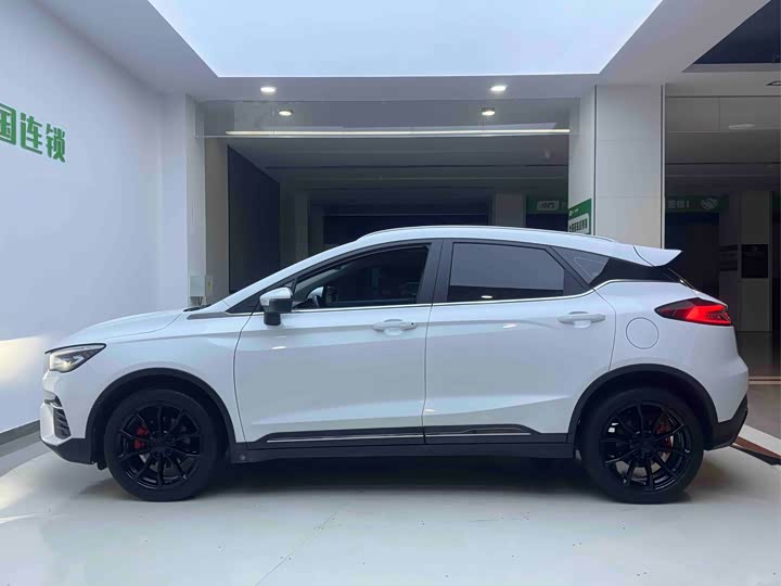 Фото 7 - Geely Emgrand GS