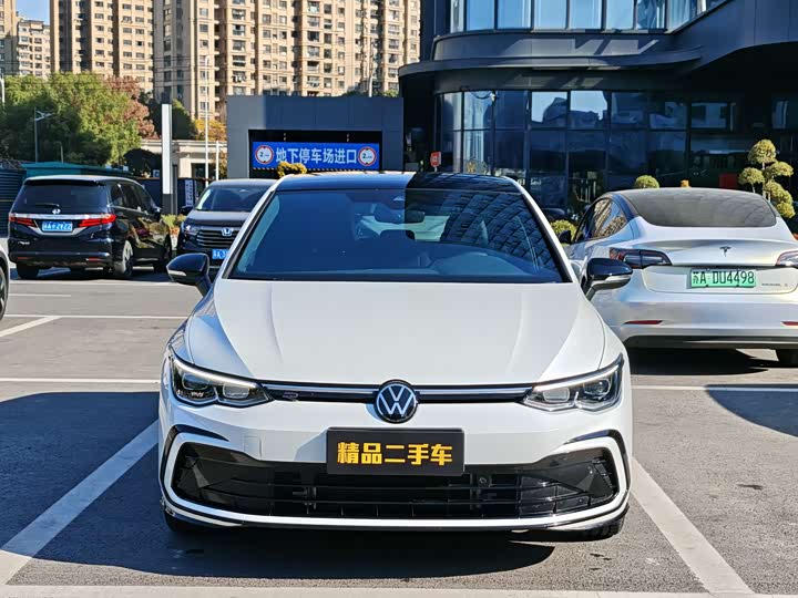 Фото 2 - Volkswagen Golf