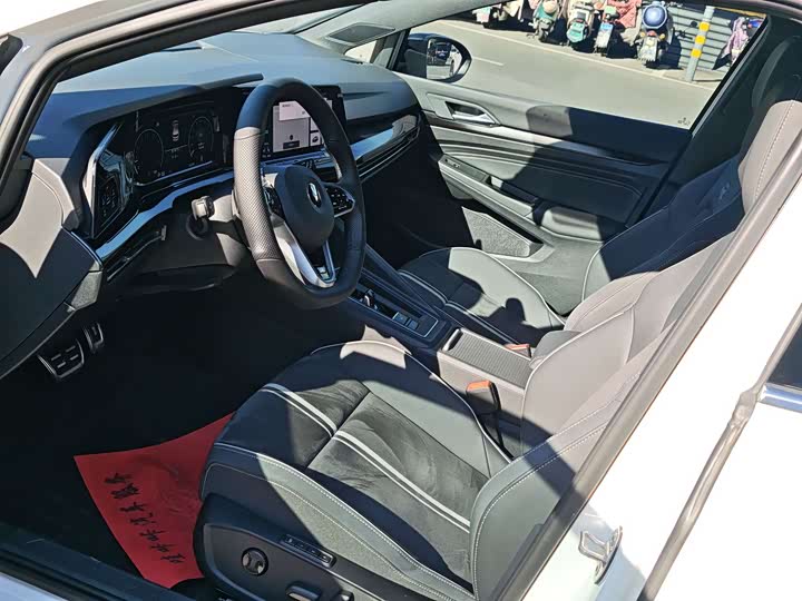 Фото 7 - Volkswagen Golf