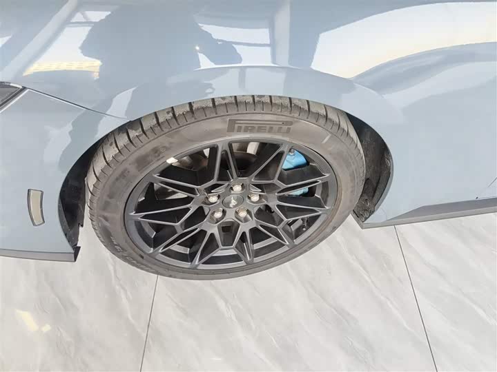 Фото 23 - Ford Mustang