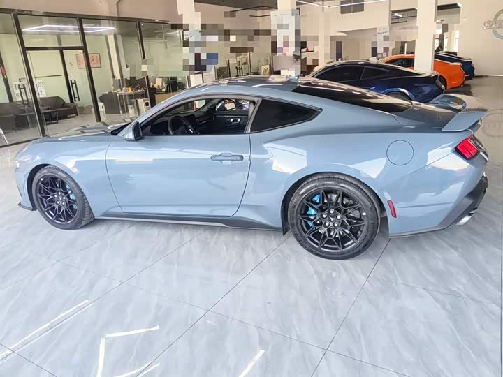 Фото 5 - Ford Mustang