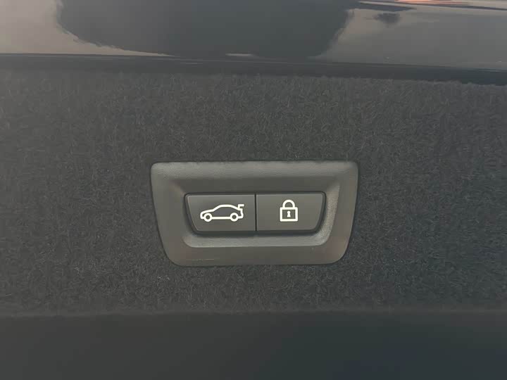 Фото 23 - BMW 7 Series