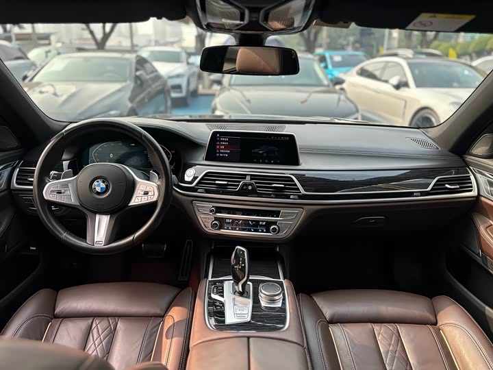Фото 6 - BMW 7 Series