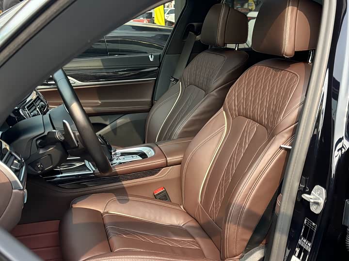 Фото 7 - BMW 7 Series