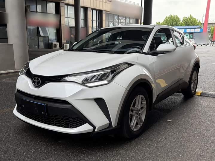 Фото 2 - Toyota C-HR