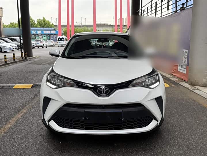 Фото 3 - Toyota C-HR