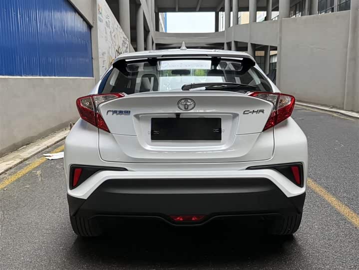 Фото 6 - Toyota C-HR