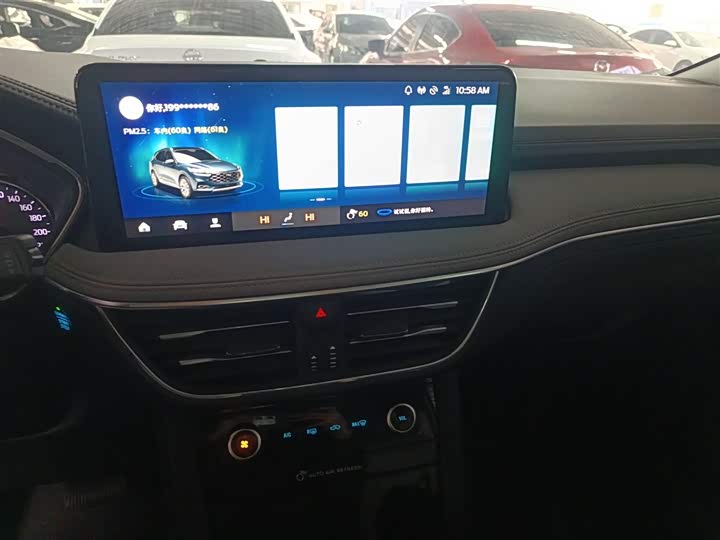 Фото 13 - Ford Escape