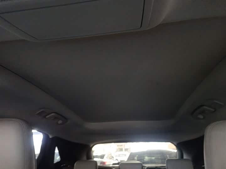 Фото 18 - Ford Escape