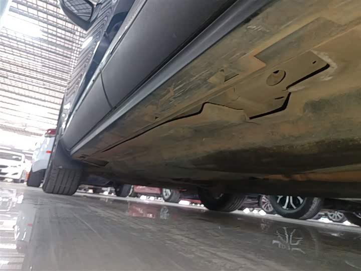 Фото 22 - Ford Escape