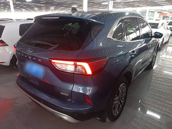 Фото 7 - Ford Escape