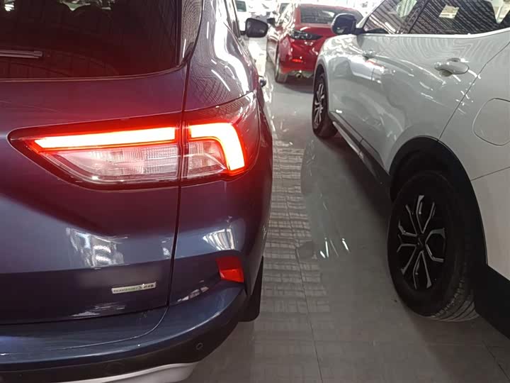 Фото 8 - Ford Escape