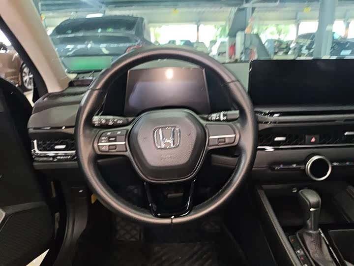 Фото 11 - Honda Inspire