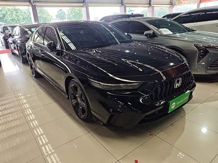 Фото 4 - Honda Inspire