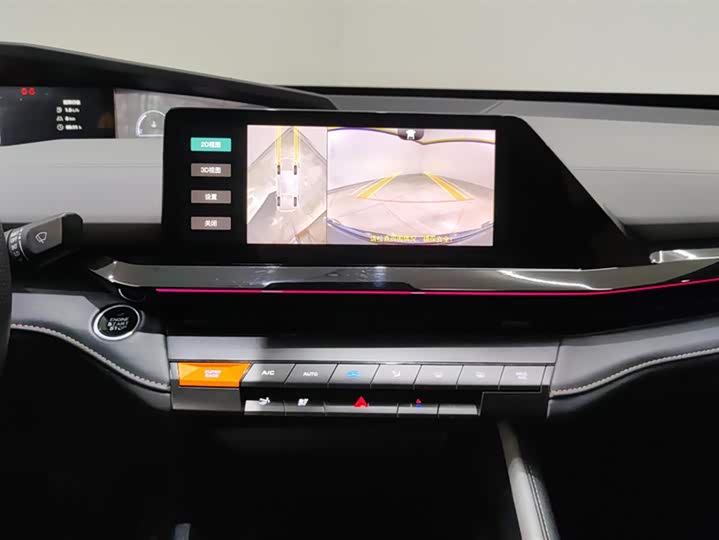 Фото 13 - Changan UNI-V