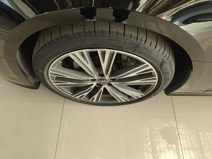 Фото 23 - Audi A6L