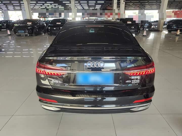 Фото 6 - Audi A6L