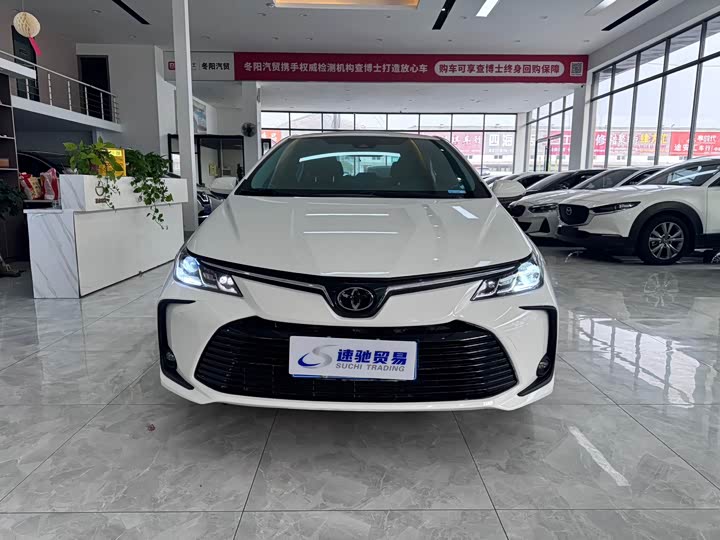 Фото 2 - Toyota Corolla