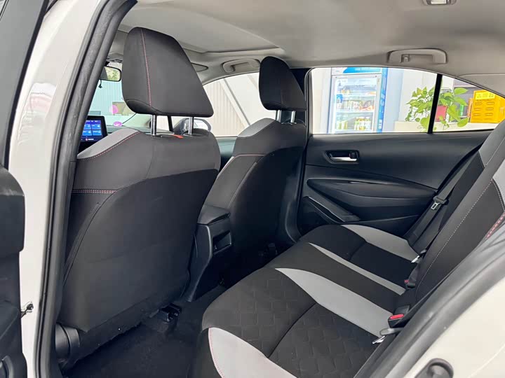 Фото 8 - Toyota Corolla