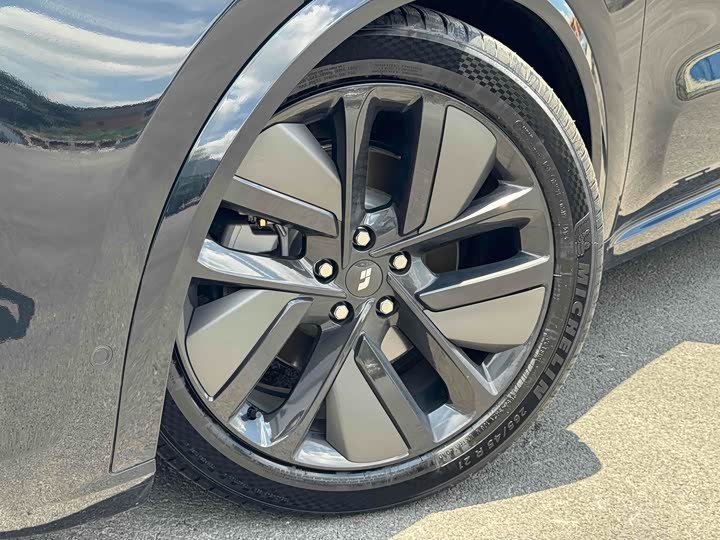 Фото 4 - LiXiang L8