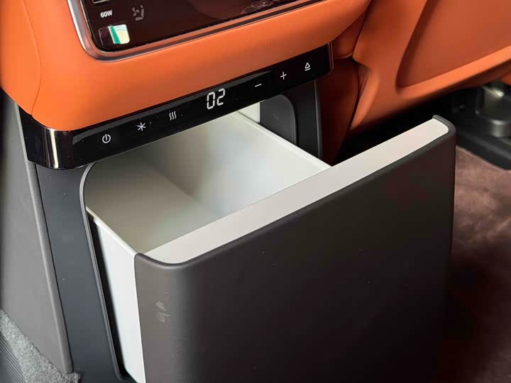 Фото 8 - LiXiang L8