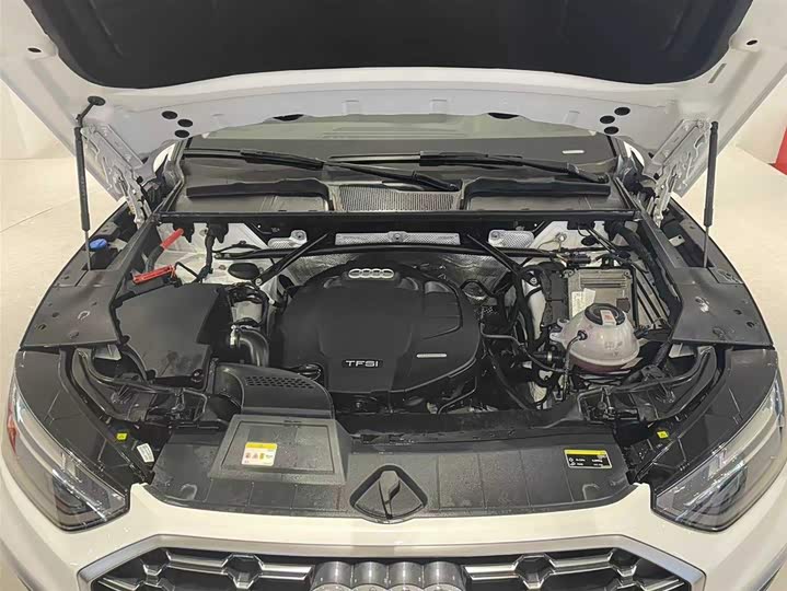 Фото 9 - Audi Q5L