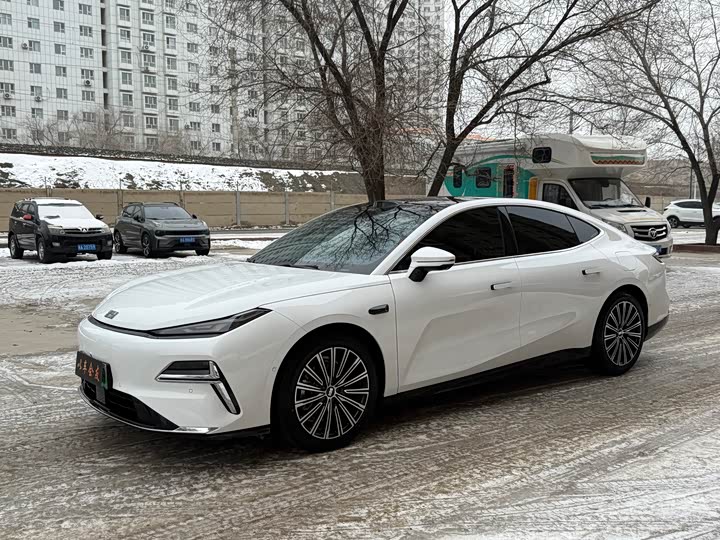 Фото 1 - Geely Galaxy Starshine 8 EM-i