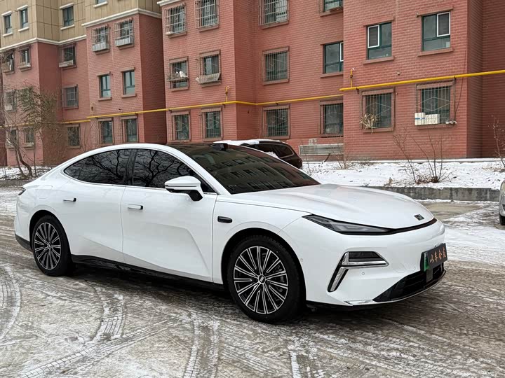 Фото 3 - Geely Galaxy Starshine 8 EM-i