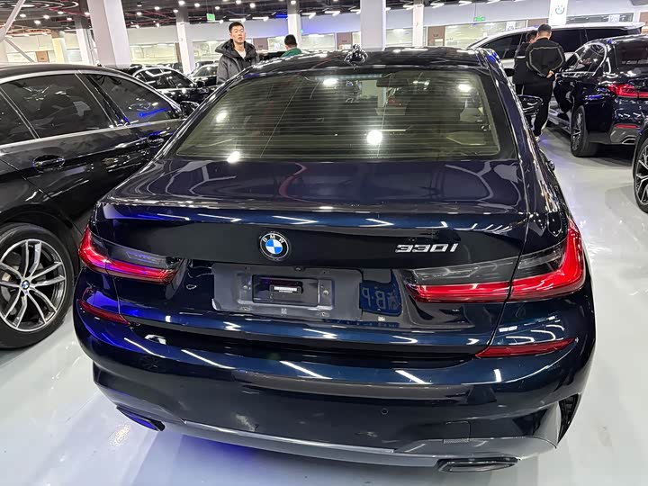 Фото 11 - BMW 3 Series