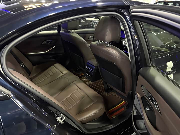 Фото 9 - BMW 3 Series