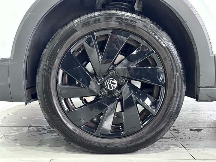 Фото 11 - Volkswagen Tharu