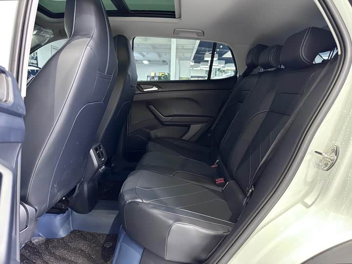 Фото 24 - Volkswagen Tharu