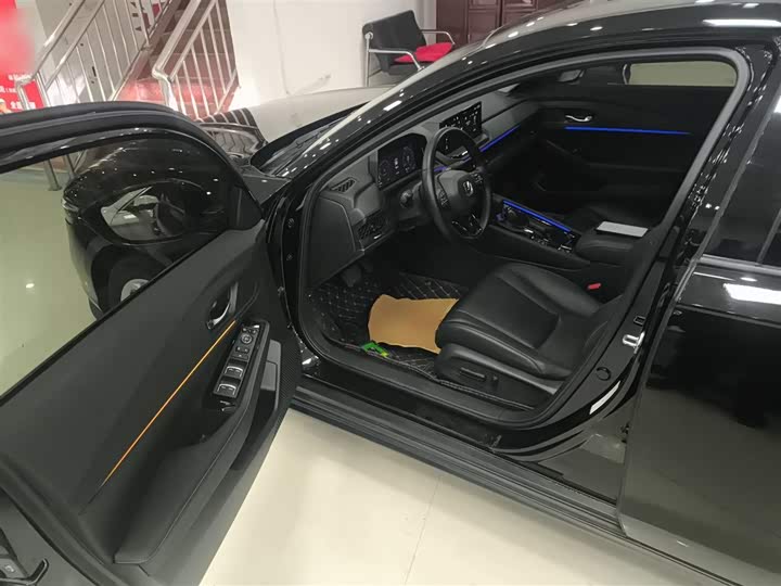 Фото 16 - Honda Accord